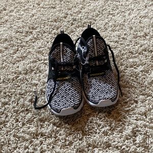 black n white champion c9 speedknit